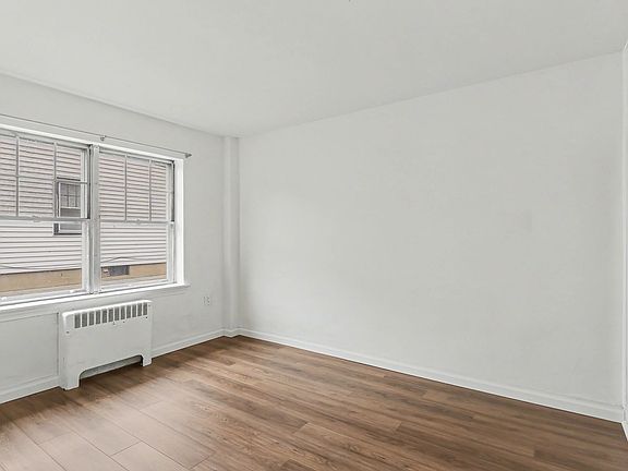 4th image of 10 Swan St #10B