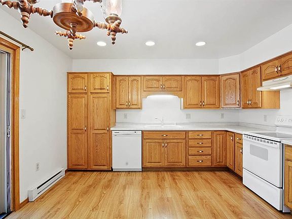 4th image of 993 Bridgewood Dr
