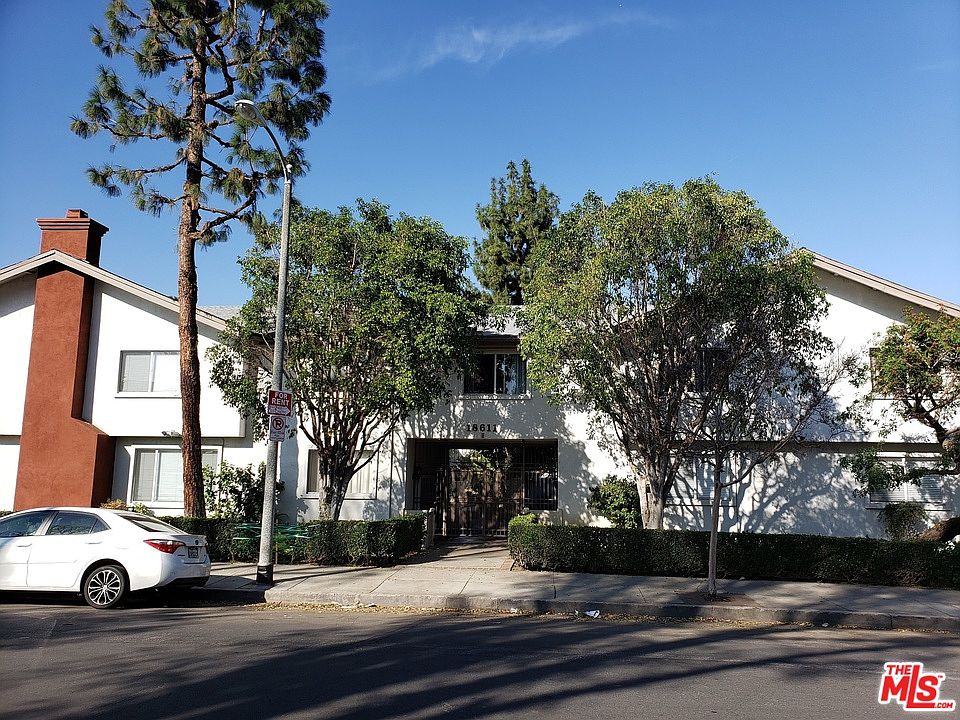 1st image of 18611 Collins St APT E22
