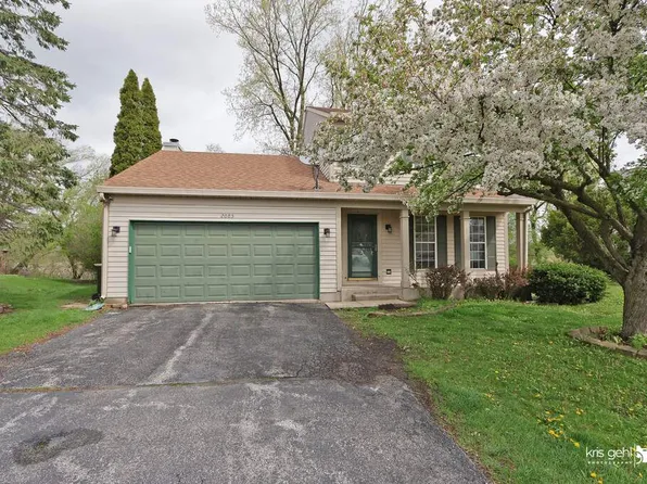 2085 Evergreen Ln, Round Lake Beach, IL 60073