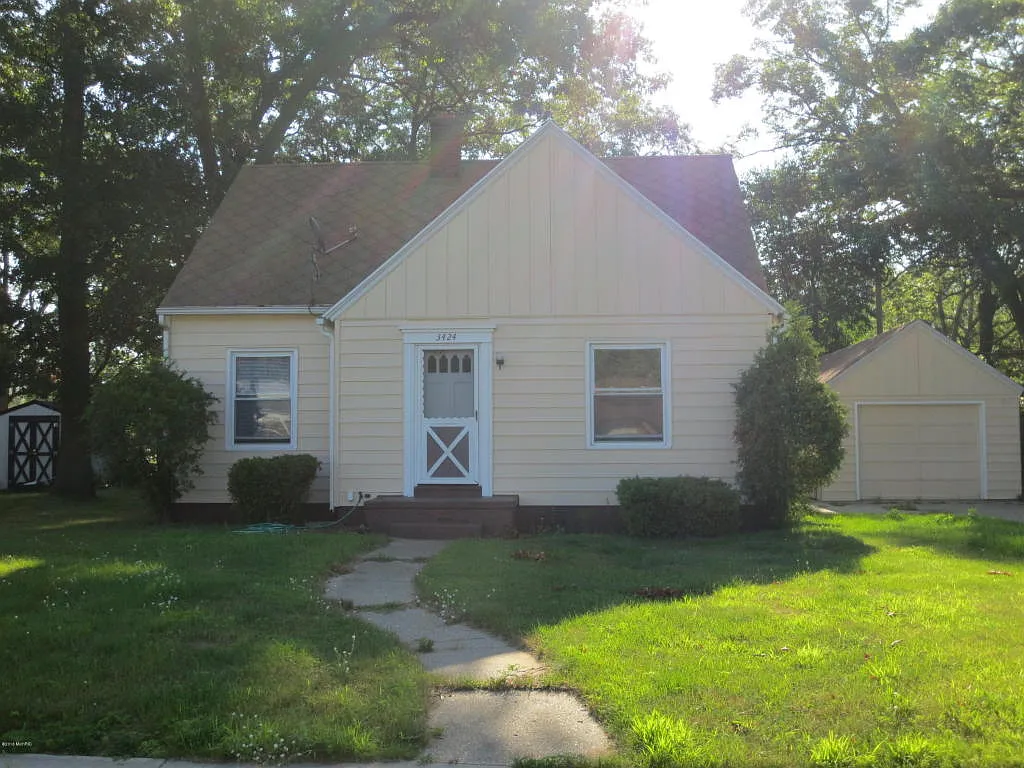 3424 McCracken St photo 1