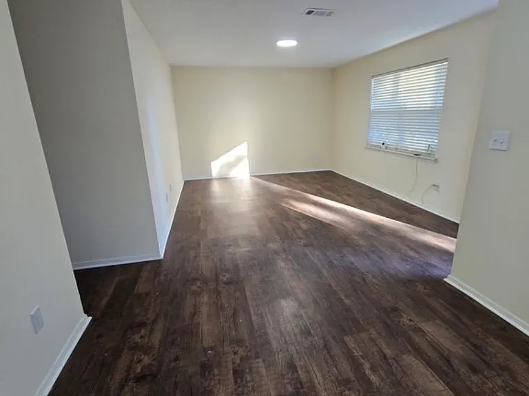 101 Los Palachios Ct — Photo 2