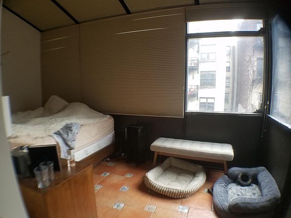 3rd image of 120 Waverly Pl APT 4R