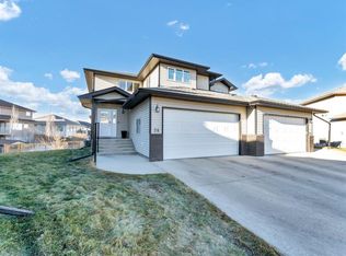 28 S Saamis Close SW, Medicine Hat, AB T1B4V6