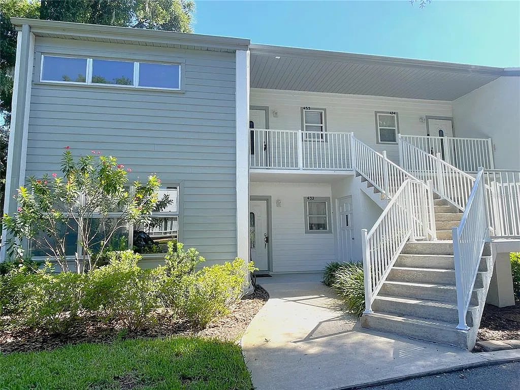 2 bed, 2.0 bath, 970 sqft, $1,300 — Photo 1