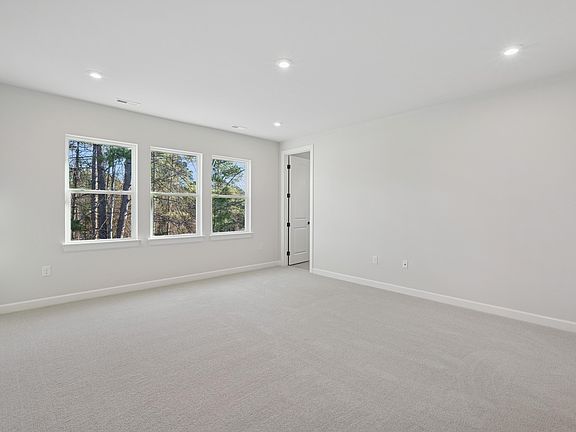 5th image of 224 Oak Summit Pl