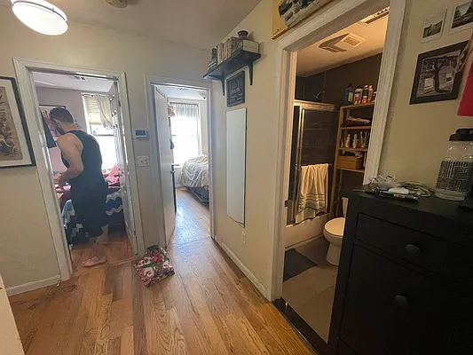 Rented by Delmark Realty LLC | media 35