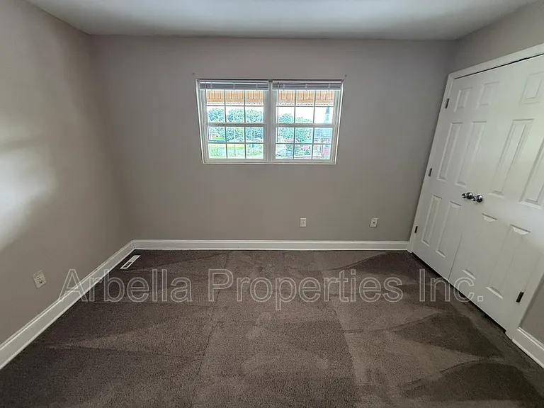 133 Walker St #4 — Photo 12