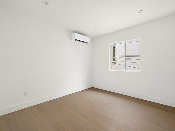 2nd image of 532 3/4 N Spaulding Ave