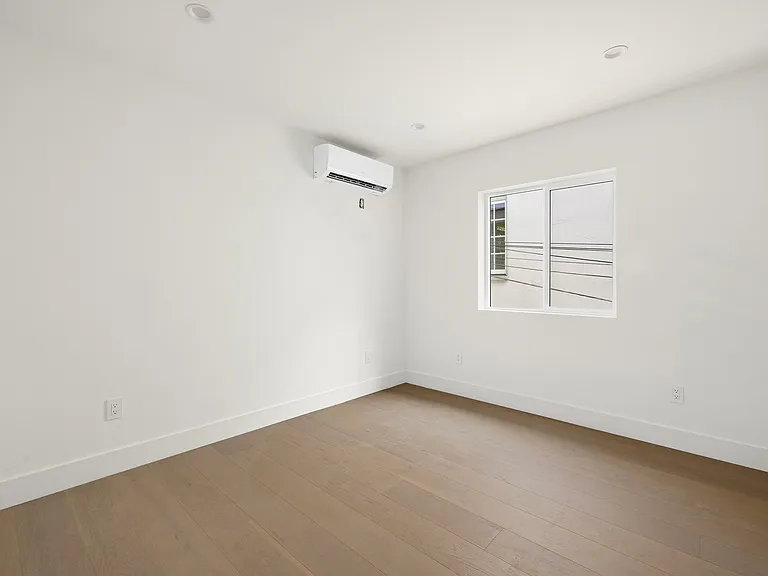 532 3/4 N Spaulding Ave — Photo 2
