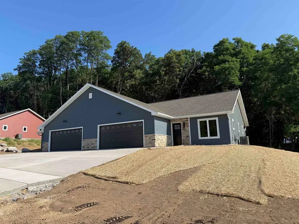 1081 Rusalka Cir, Reedsburg, WI 53959