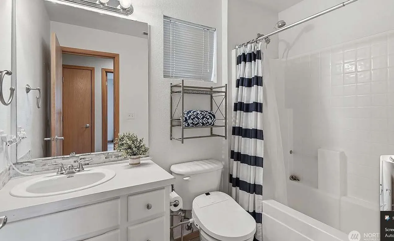 4 bed, 2165 sqft, $3,600 — Photo 4