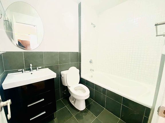 5th image of 737 De Kalb Ave #4F