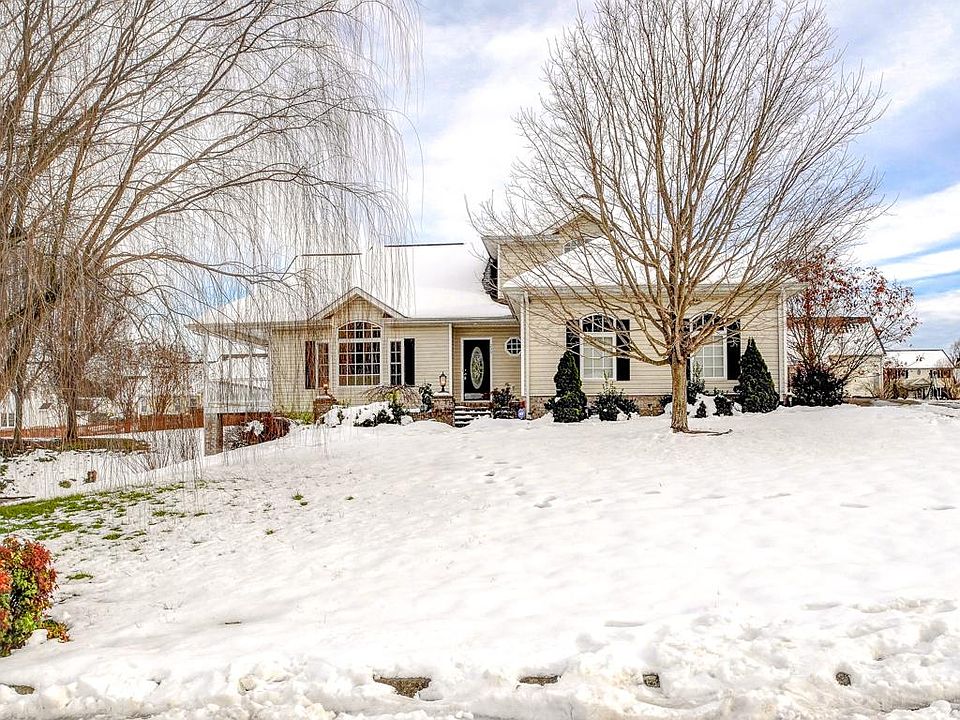 1st image of 235 Wiltshire Dr