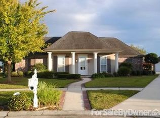 221 Wimbleton St, Houma, LA 70360