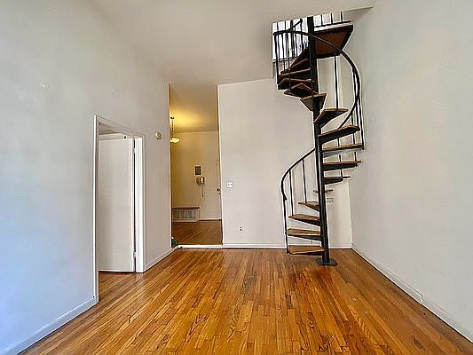 3rd image of 246 W 102nd St #4A1