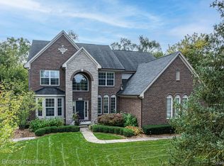 1475 Boulan Dr, Troy, MI 48084