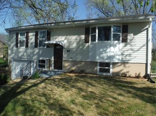 9164 E Lakeshore Dr, Ozawkie, KS 66070