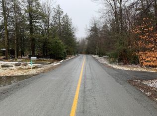 5120 Hounds Ear Rd, Tobyhanna, PA 18466