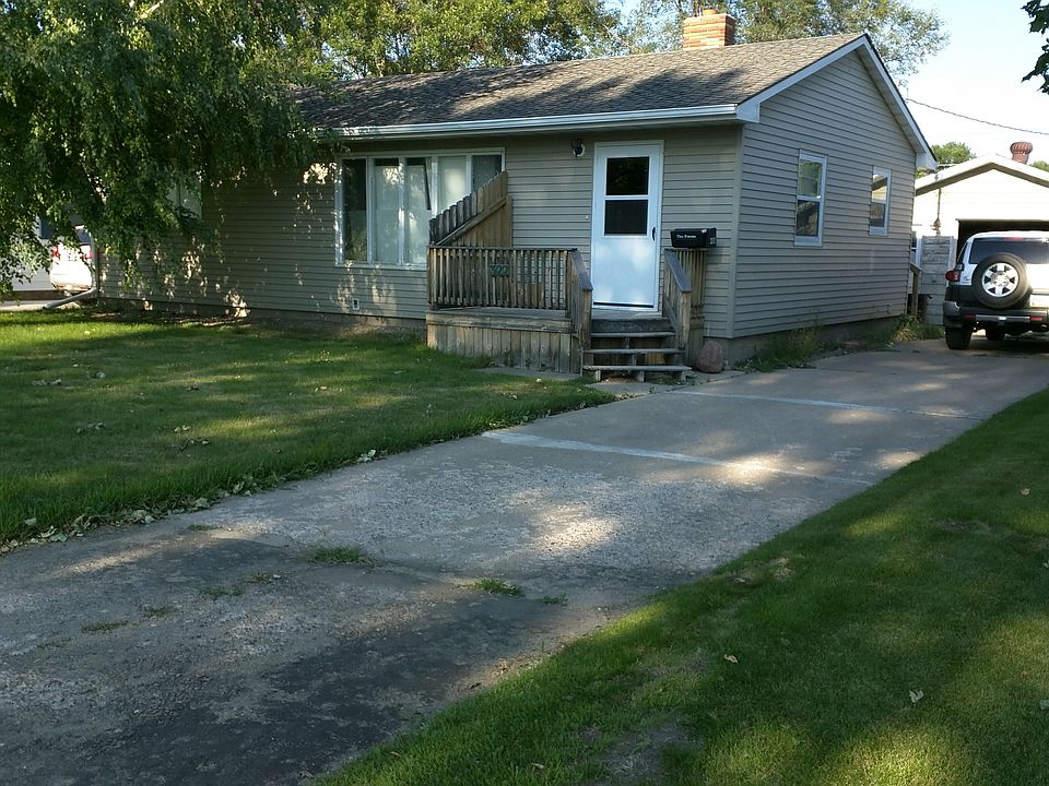 2nd image of 322 13th Ave NE
