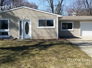 12 Center Rd, Streamwood, IL 60107