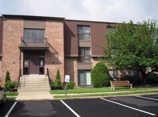 52202 Delaire Landing Rd #202, Philadelphia, PA 19114