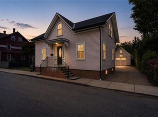 21 Elm St, Newport, RI 02840