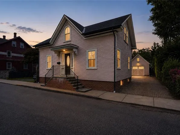 21 Elm St, Newport, RI 02840