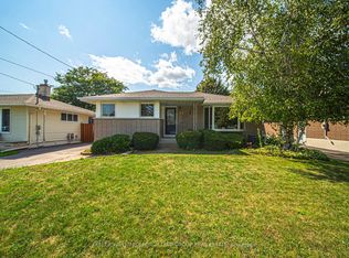 564 Central Park Blvd N, Oshawa, ON L1G 6A4