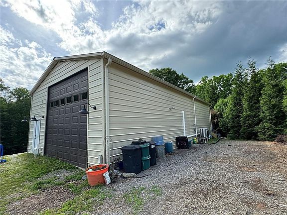 2nd image of 257 Wyndham Ln