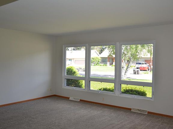 4th image of 1252 King Rd #E