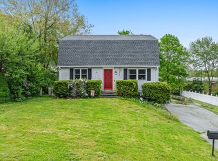 28 Katie Ln, New London, CT 06320