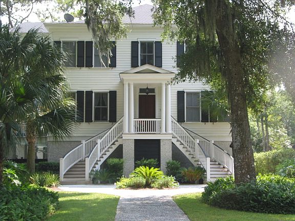 2nd image of 26 Freeport Dr