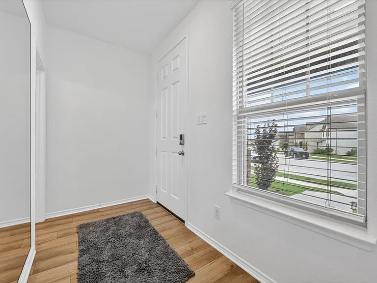 2921 Dixondale Dr — Photo 3