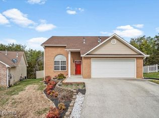 344 Woodsedge Rd, Knoxville, TN 37924