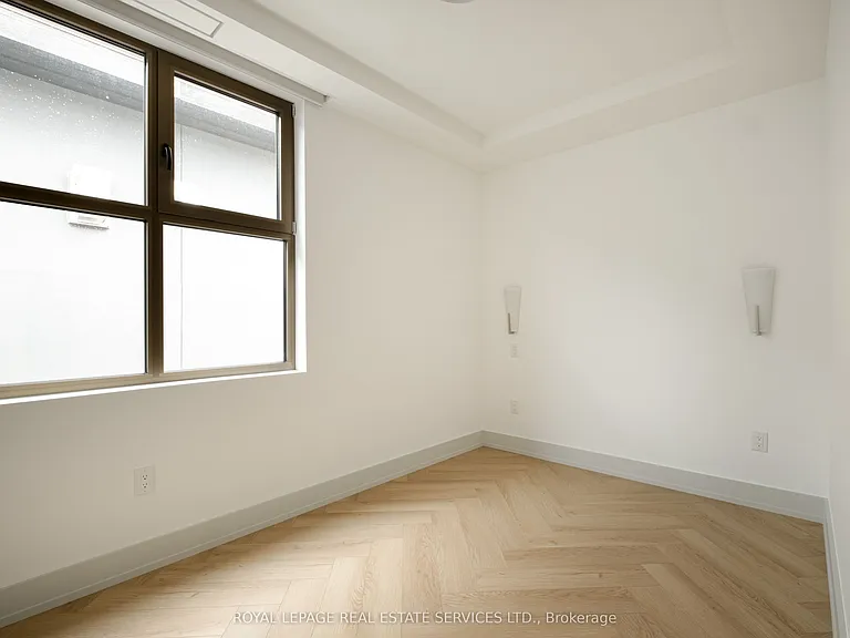 32 Rowanwood Ave #4 — Photo 31