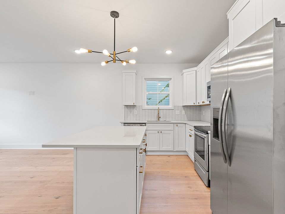 1st image of 823 China St #B