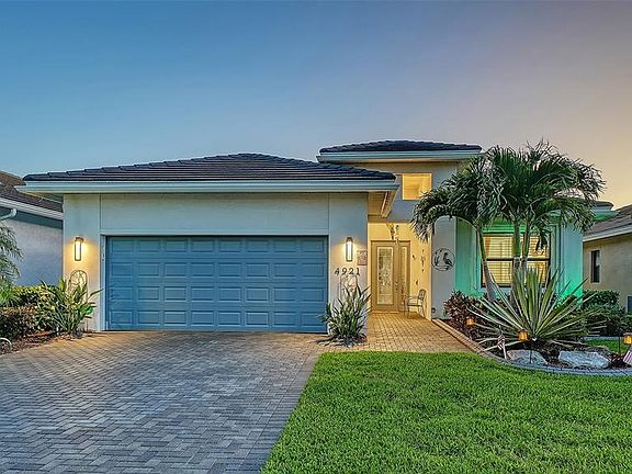 2nd image of 4921 Surfside Cir