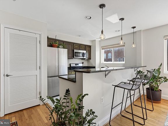 5th image of 804 Taylor St NW APT 305