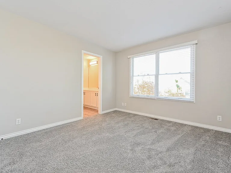 4376 Foxberry Dr — Photo 16