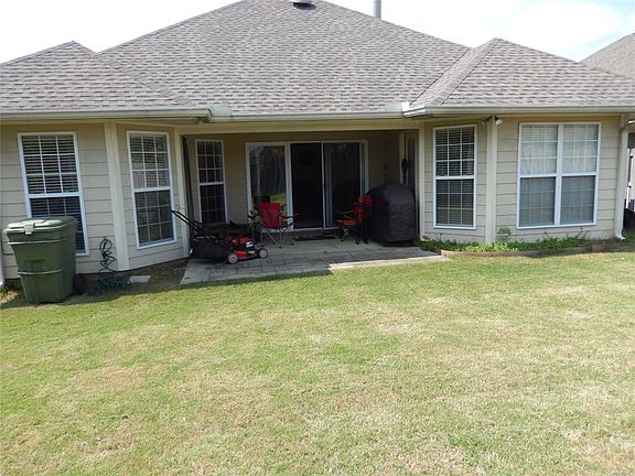 3rd image of 9009 Ashland Park Pl