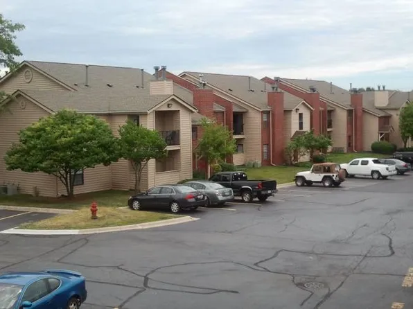 1915 N Hicks Rd Unit 108, Palatine, IL 60074