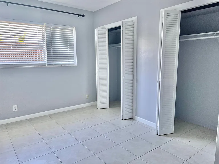 2309 S Federal Hwy #10 — Photo 5