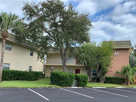 2nd image of 45 Vista Gardens Trl