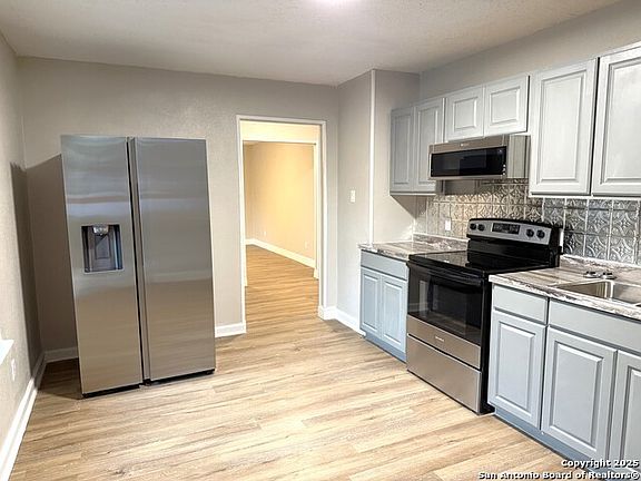 4th image of 1212 Fairview Dr