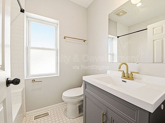 5th image of 2036 S 1st Ave