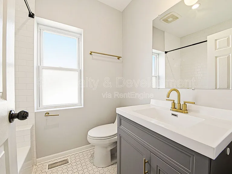 2036 S 1st Ave — Photo 5
