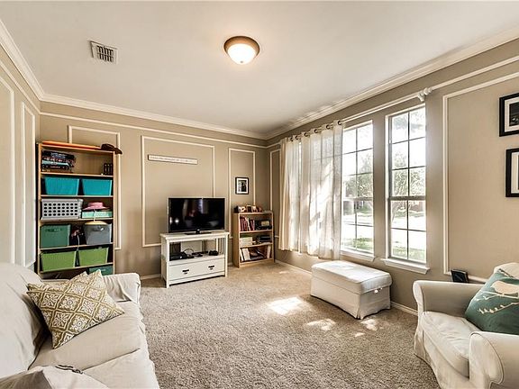 3rd image of 7809 Calvert Ln
