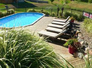 865 SE Finch Cir, Waukee, IA 50263