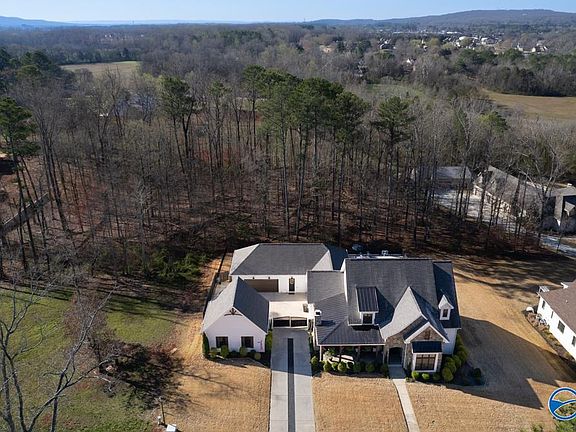 5th image of 112 Bishop Bend Dr